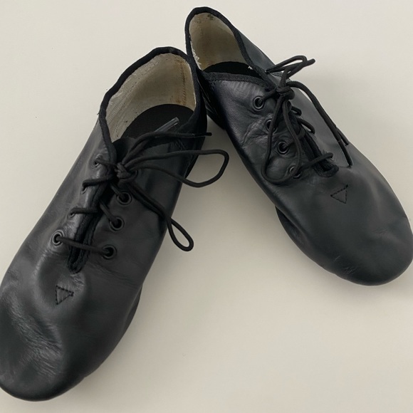 Capezios Dance shoes - Picture 2 of 9